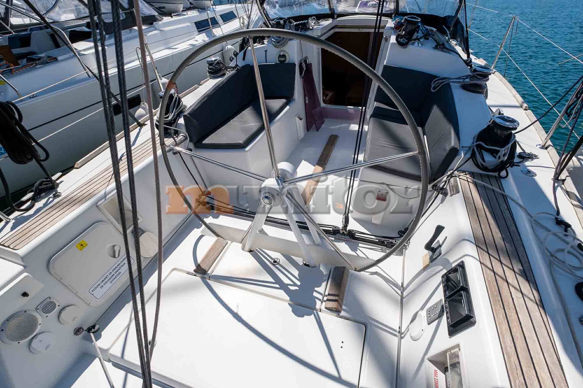 Beneteau First 35 Flybridge