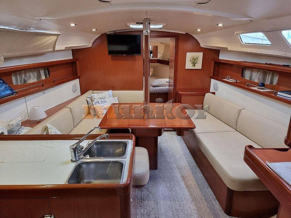 Beneteau Oceanis 37 驾驶桥楼 使用