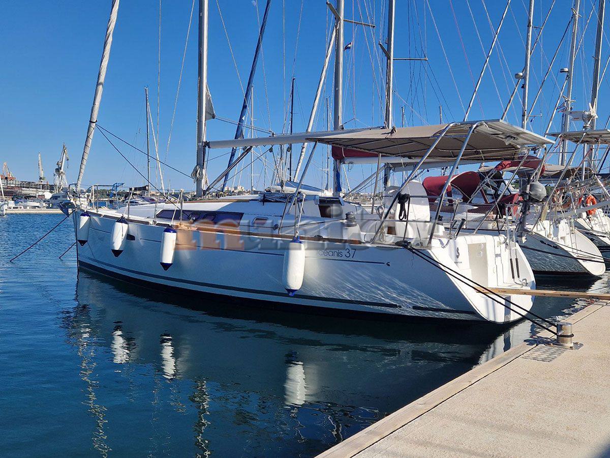 Beneteau Oceanis 37 usado