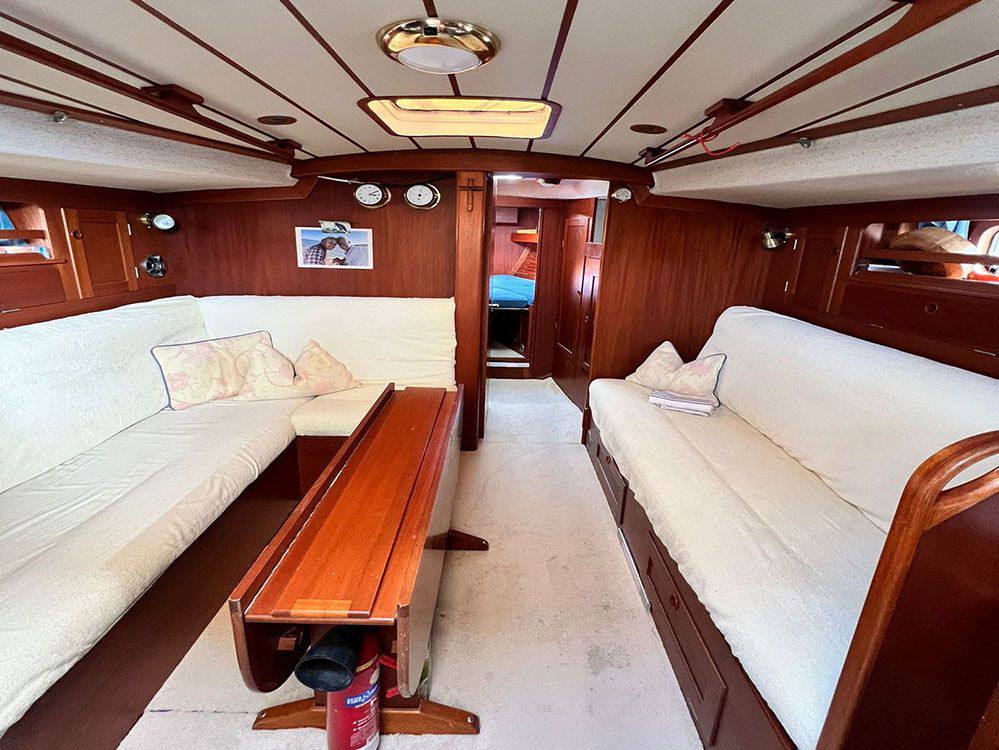 Hallberg rassy 38 usato