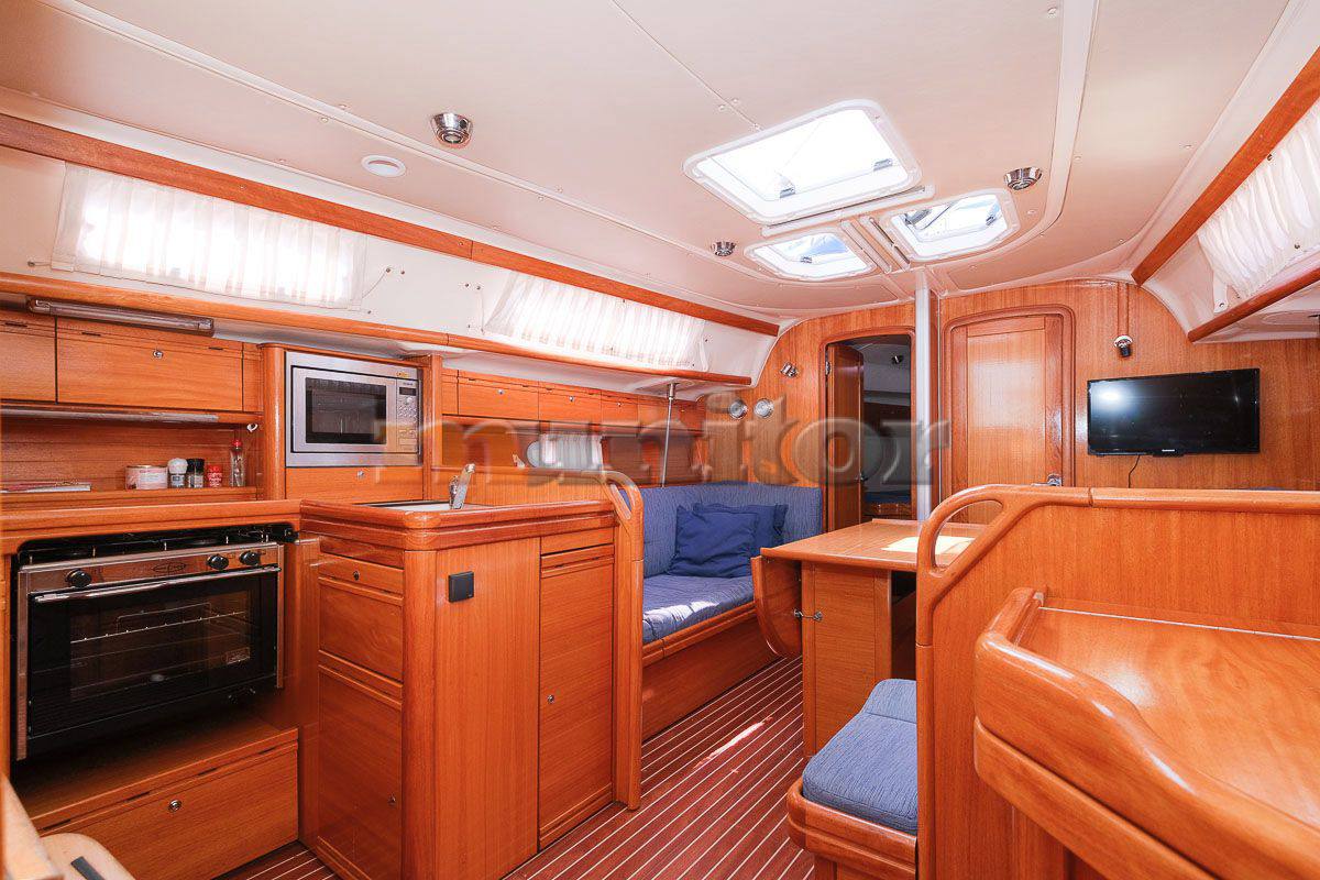 Bavaria 38 cruiser Flybridge