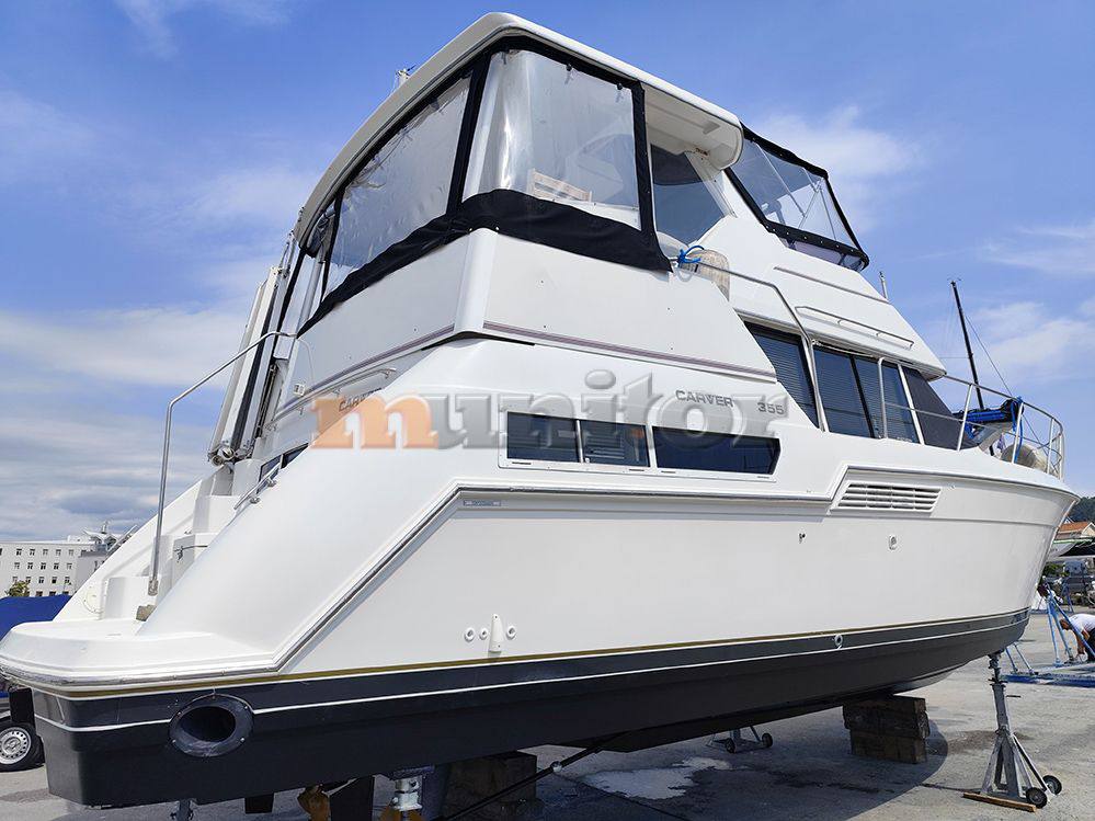 Carver 355 barca a motore