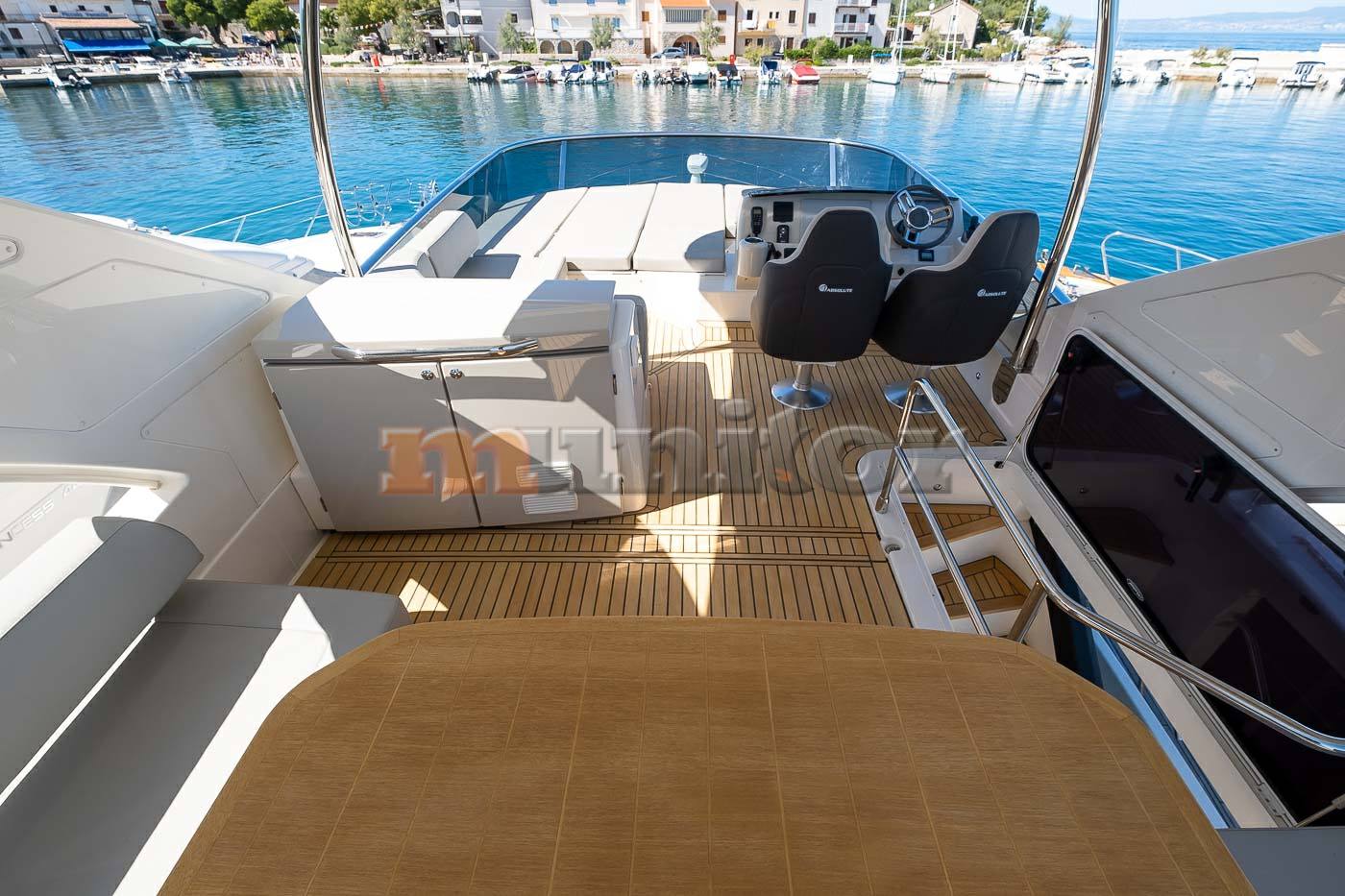 Absolute 50 fly sailing boat