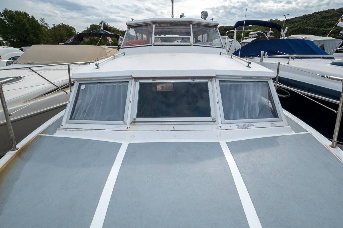 Coronet 33 barca a motore