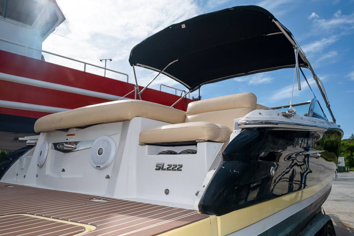 Four winns Sl222 Флайбридж используется
