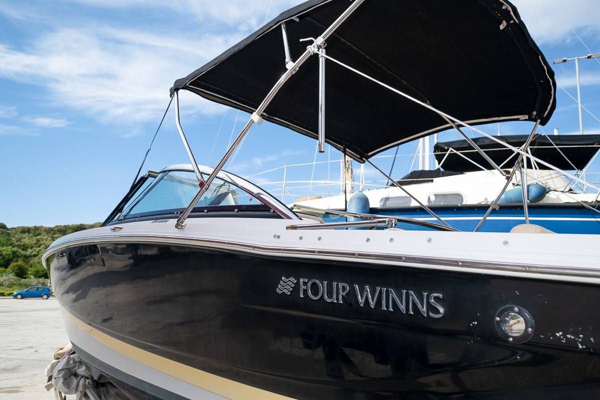 Four winns Sl222 Моторная лодка