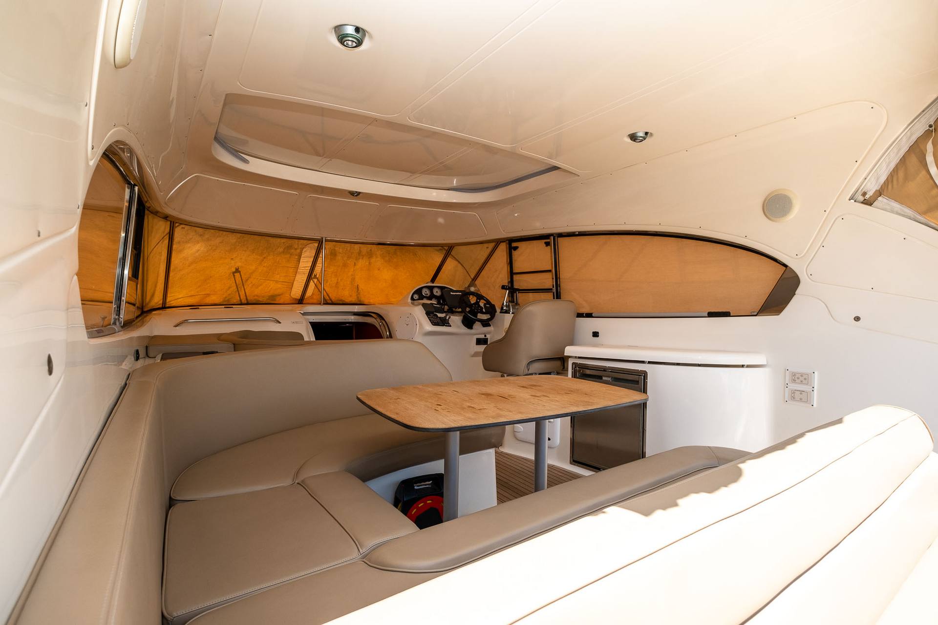 Bavaria 37 ht sport barca a motore