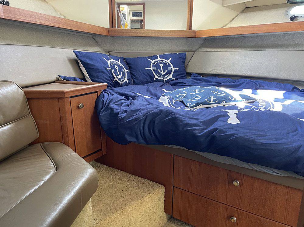Bayliner 3587 aft cabin 