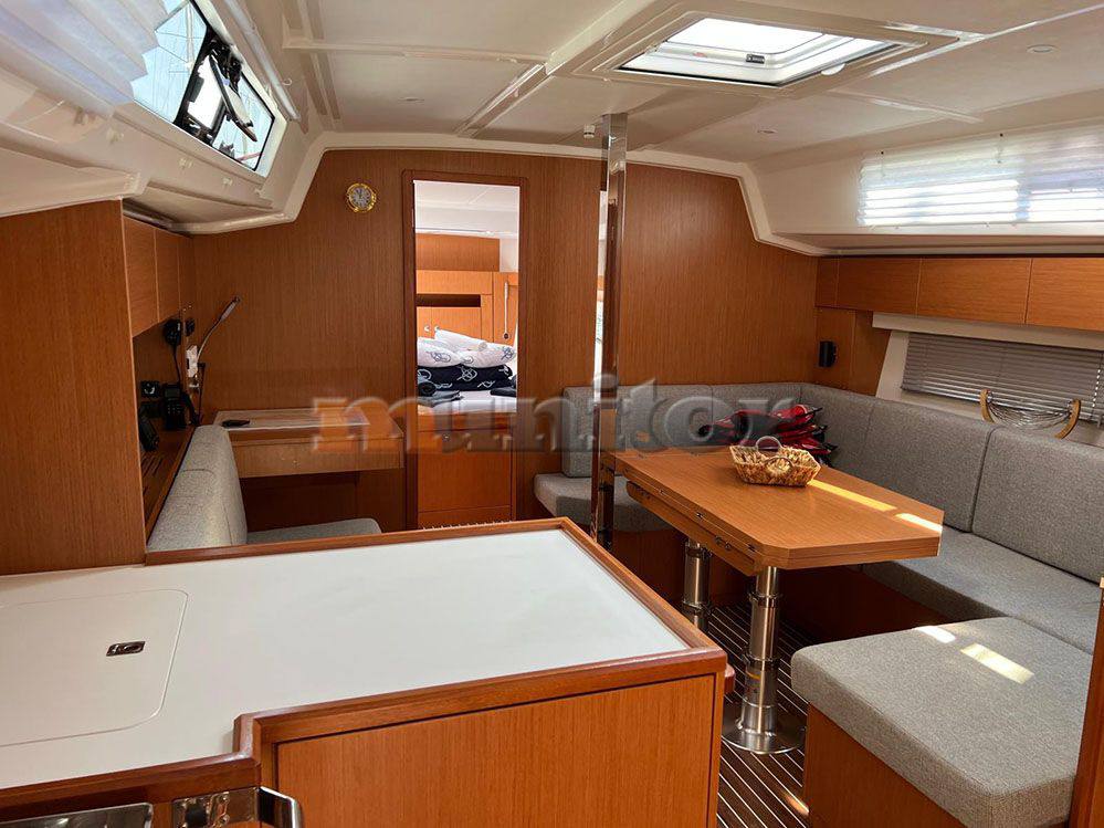 Bavaria C42 barca a vela