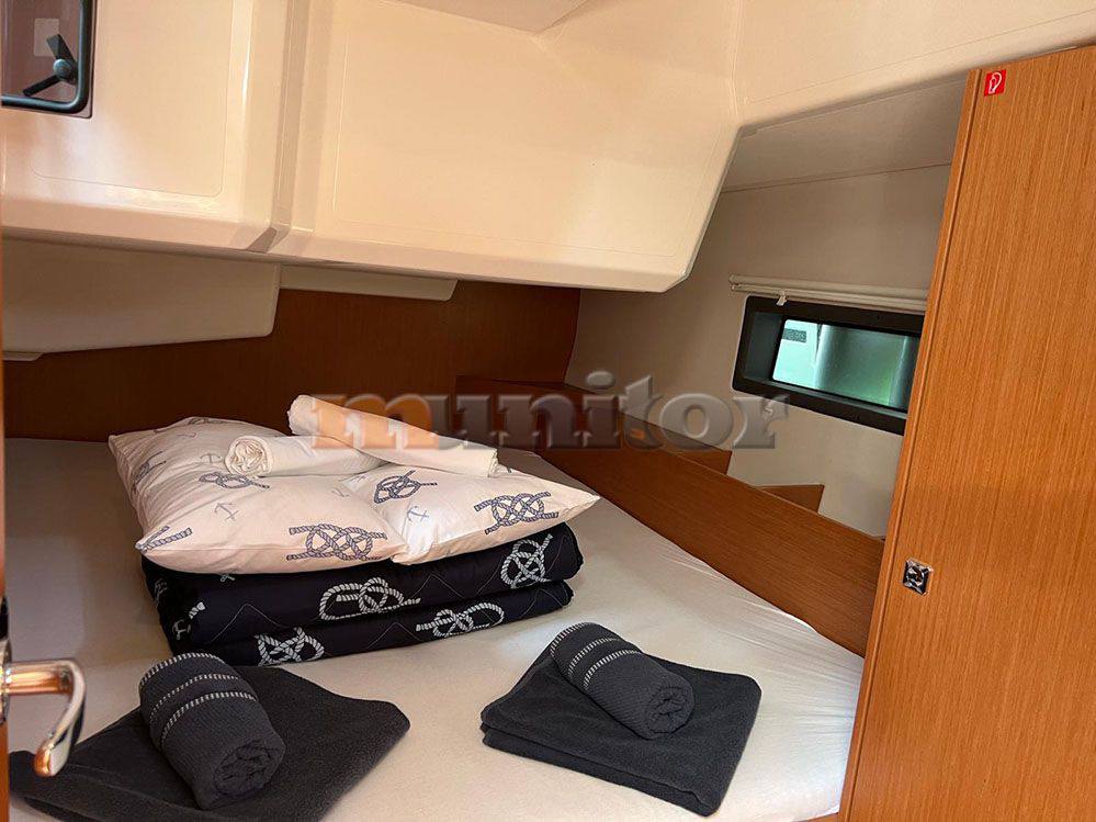 Bavaria C42 Flybridge