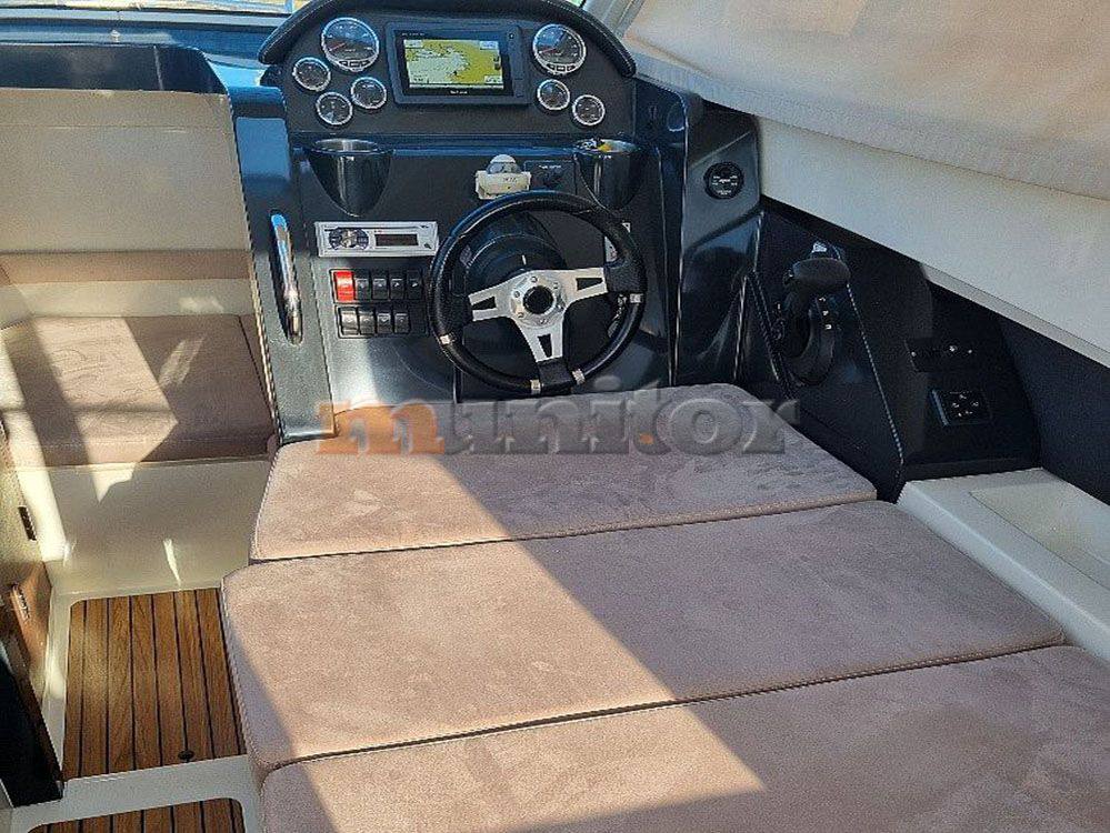 Quicksilver 705 activ Flybridge