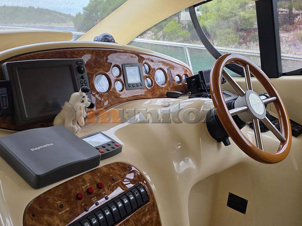 Azimut 42 fly bateau à moteur