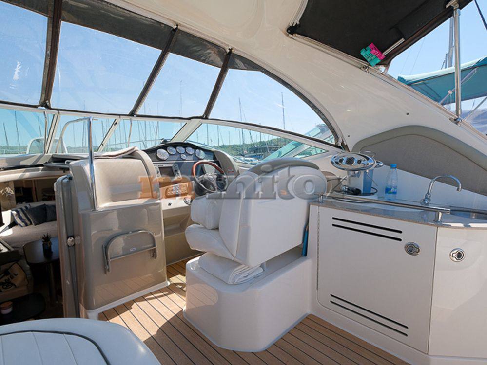 Sea ray 325 da usato