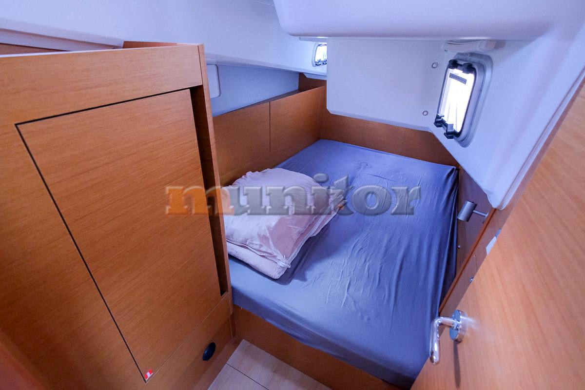 Jeanneau Sun odyssey 410 القوارب الشراعية مستعملة للبيع