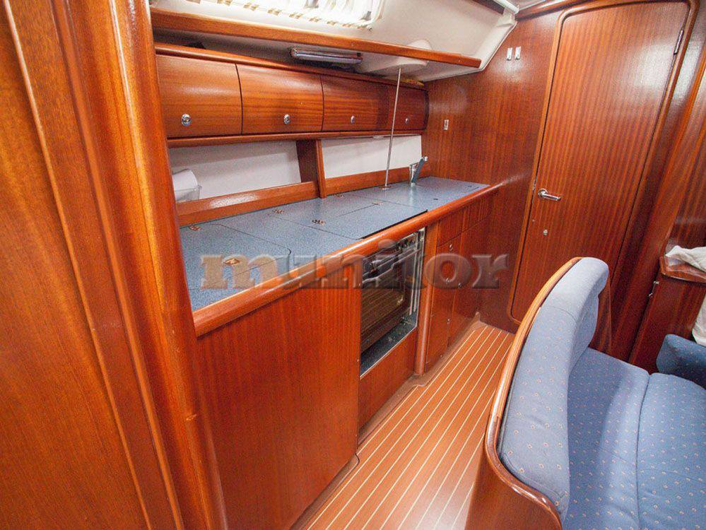 Bavaria 38 驾驶桥楼