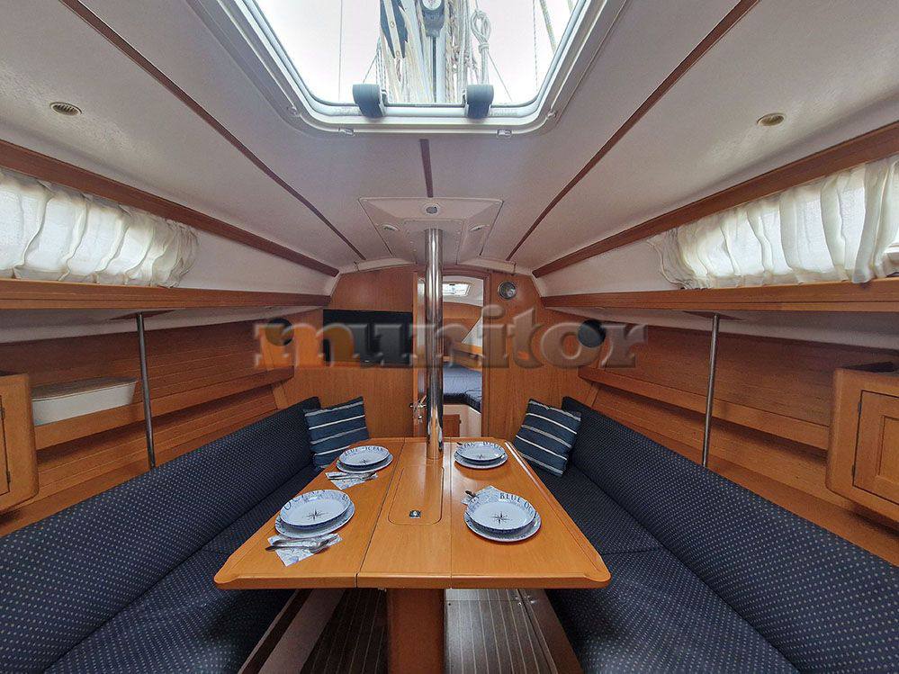 Elan 333 القوارب الشراعية