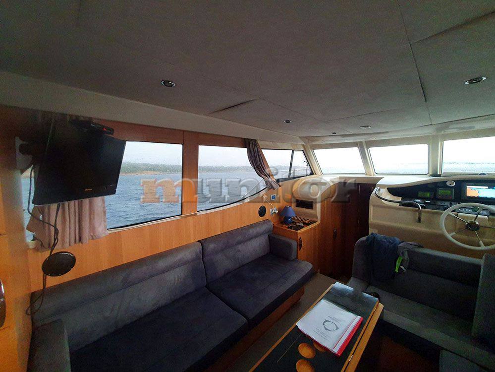 Greenline 33 hybrid barco de motor