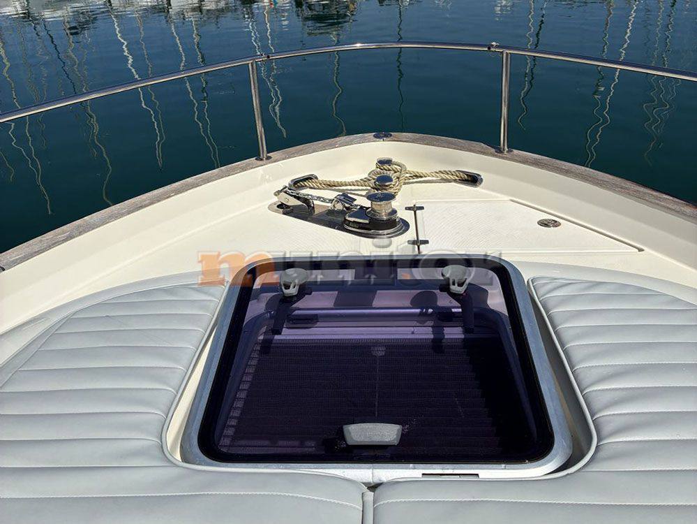 Greenline 33 Flybridge