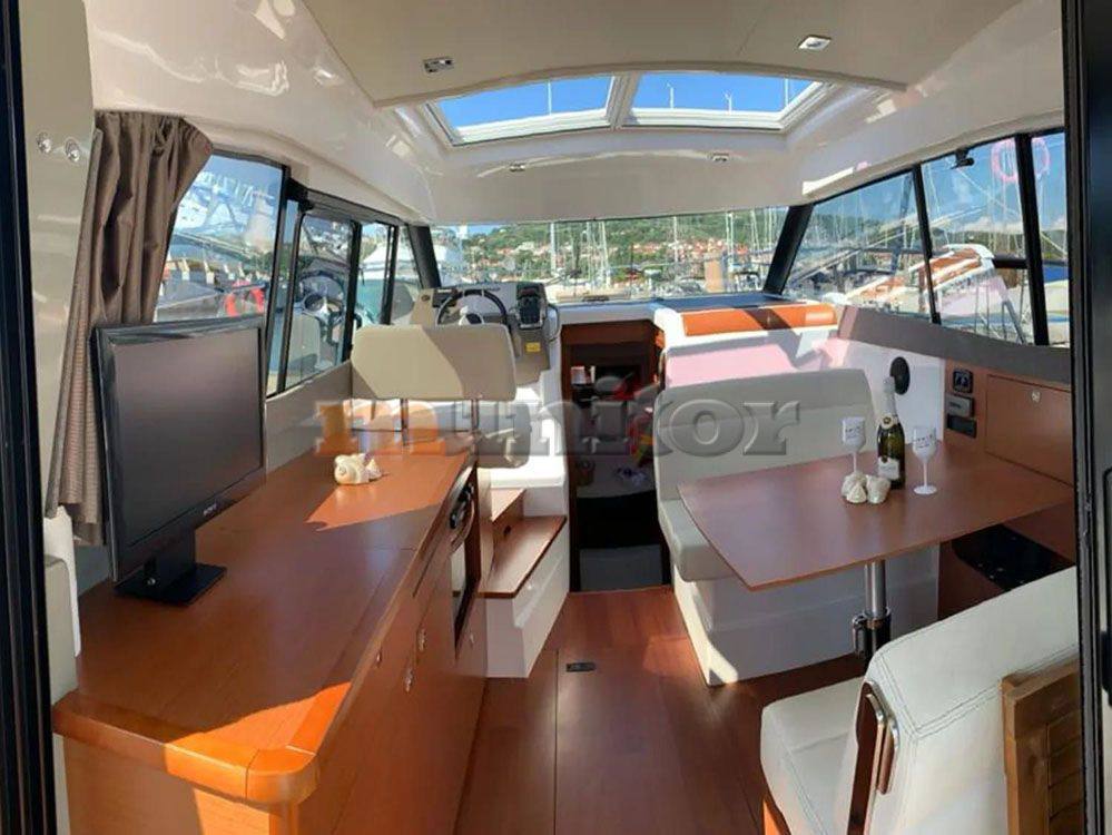 Jeanneau Nc 9 Flybridge