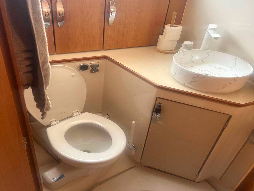 Greenline 33 hybrid barco de motor