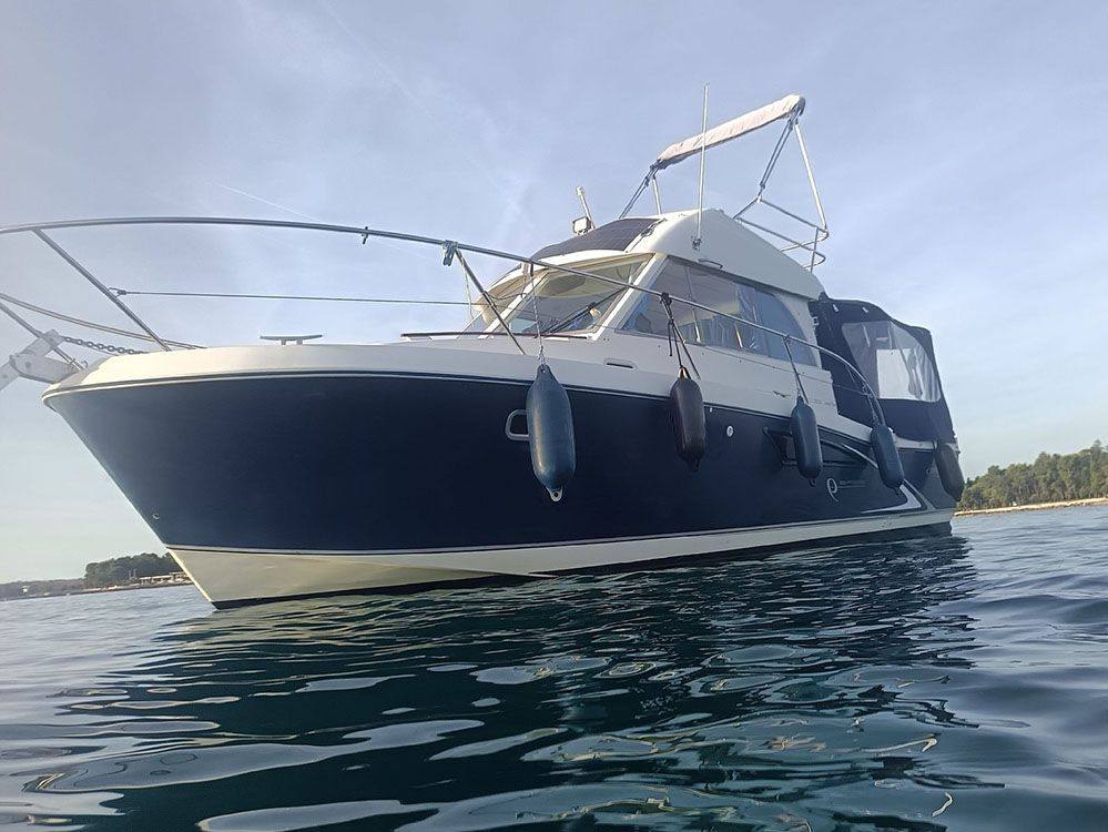 Beneteau Antares 9 驾驶桥楼