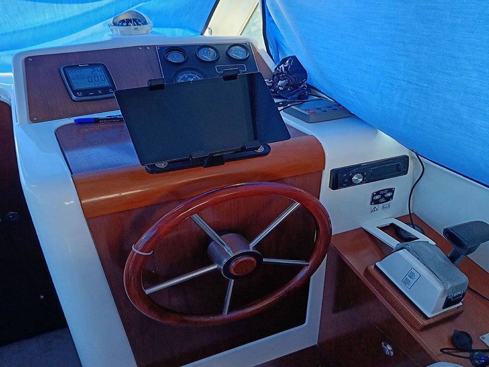 Beneteau Antares 9 机动船