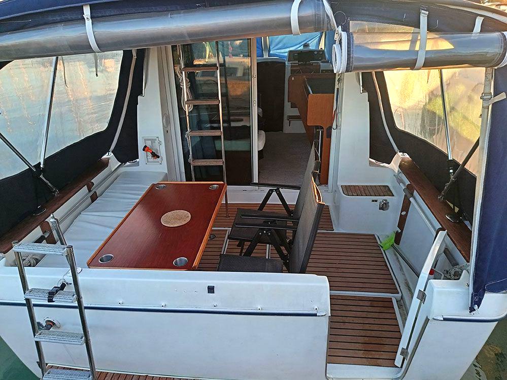 Beneteau Antares 9 驾驶桥楼