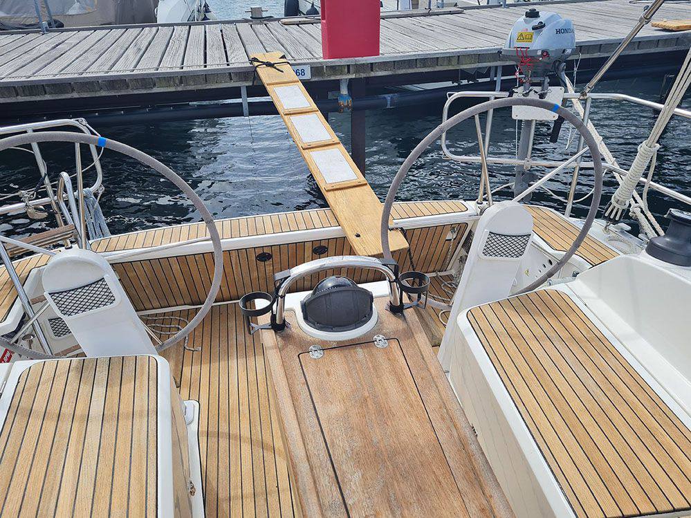 Bavaria C37 فليبريدجي