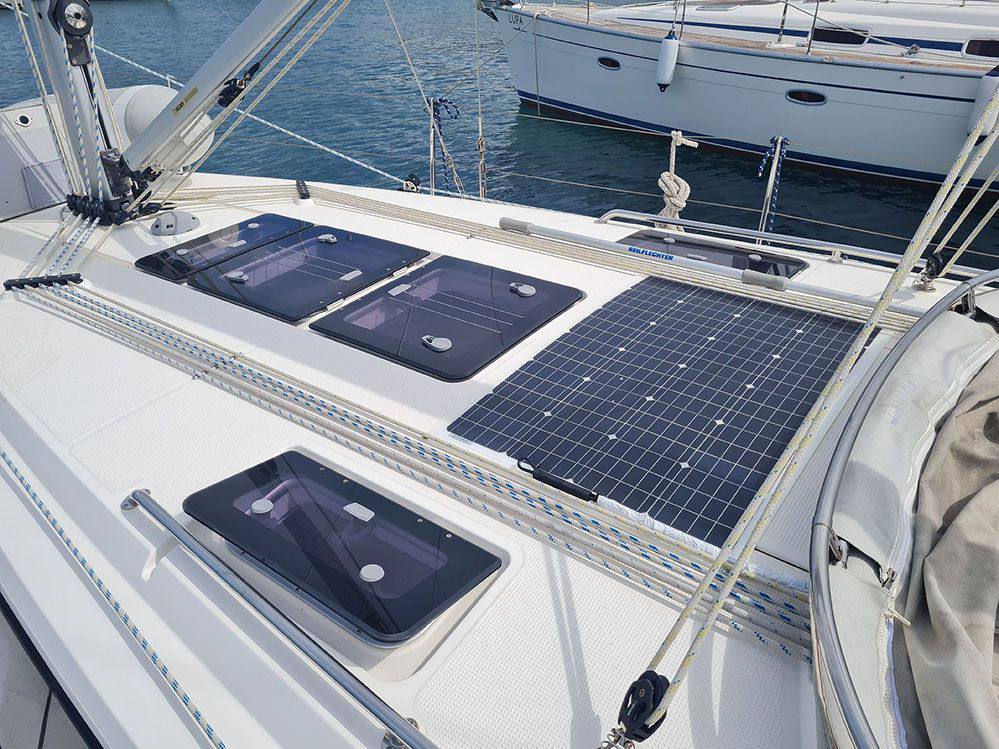 Bavaria C37 يستخدم