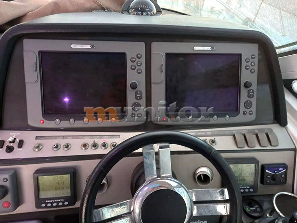 Four winns  v 458 barca a motore