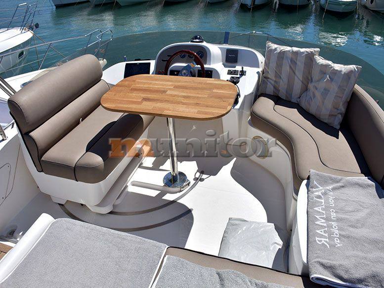 Sealine F37 Motor boat used for sale