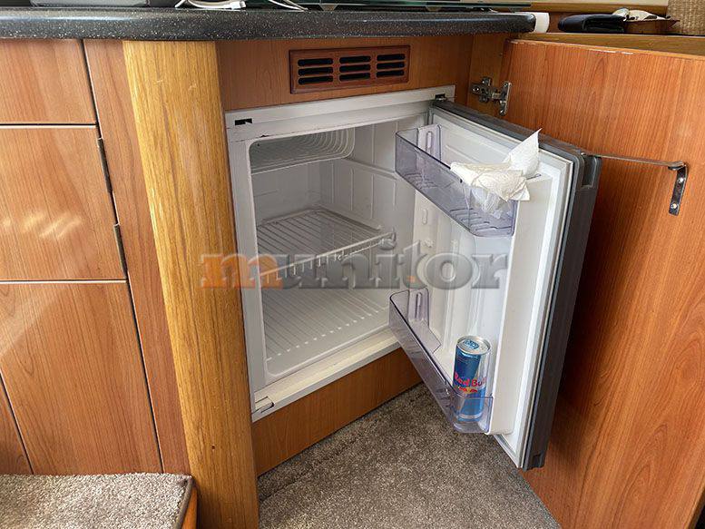 Sealine F37 Motor boat used for sale