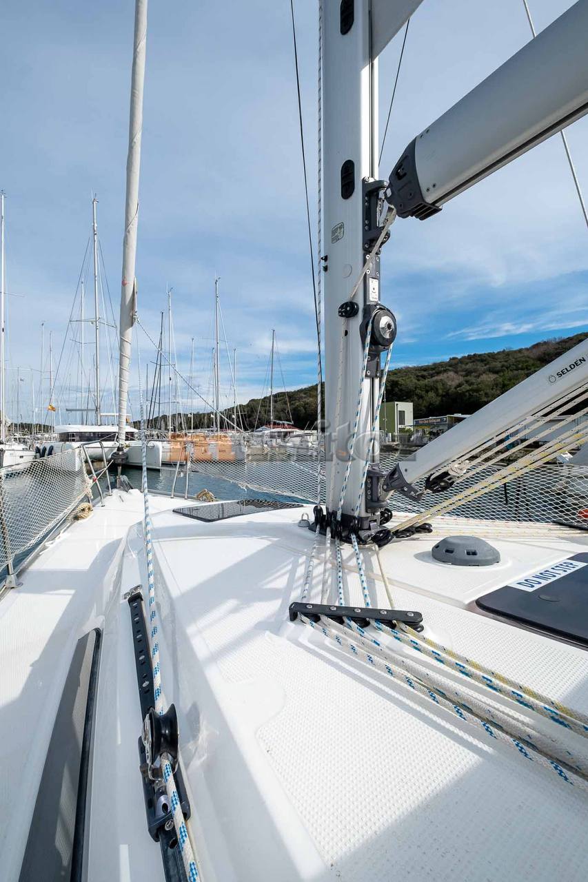 Bavaria Cruiser 37 Flybridge used