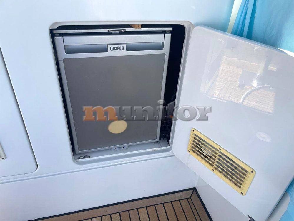 Ferretti Altura 47 机动船