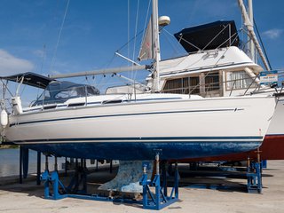 Bavaria 32 cruiser