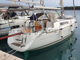 Jeanneau 33i