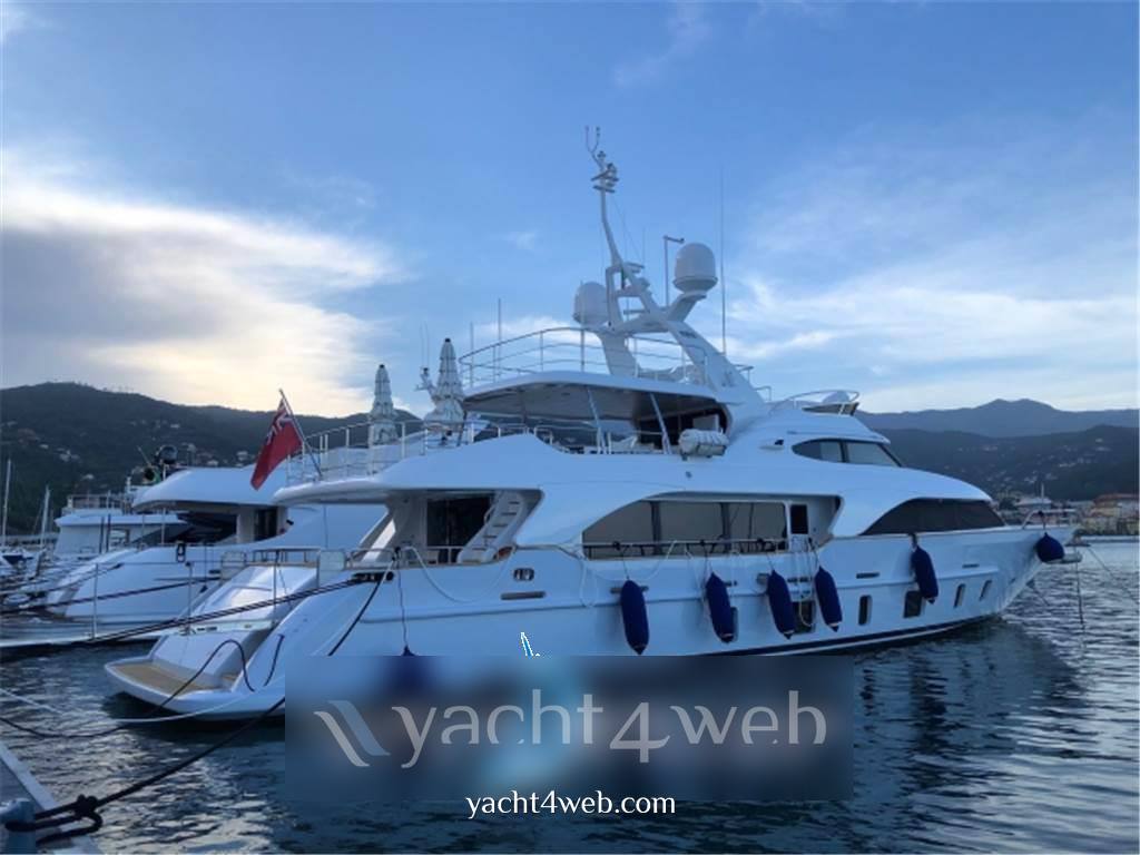 Benetti 105 tradition Motor boat used for sale