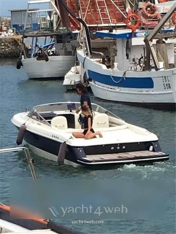 Ilver 24 nyuma Motorboot