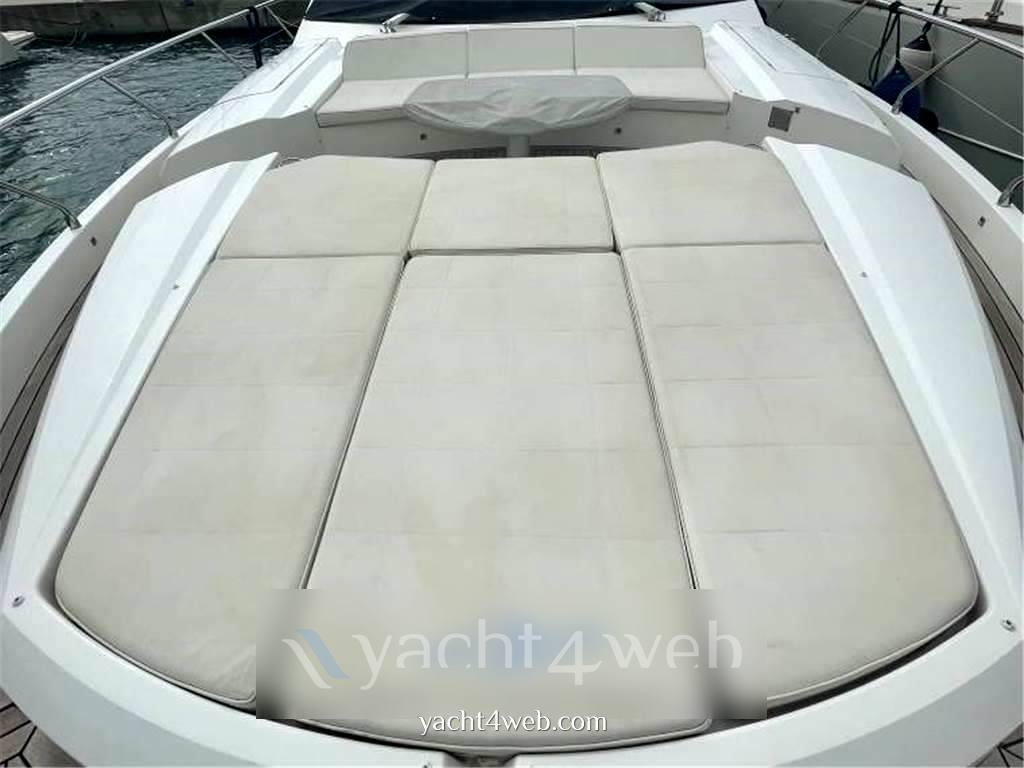 Absolute yachts 64 barco de motor