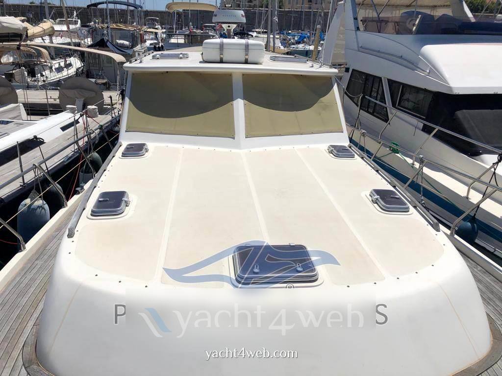 Cantieri estensi 440 goldstar s Моторная лодка используется для продажи