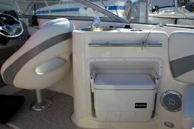 BAYLINER BAYLINER 702 cuddy cabin