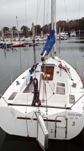 BENETEAU BENETEAU First 27.7 lifting keel