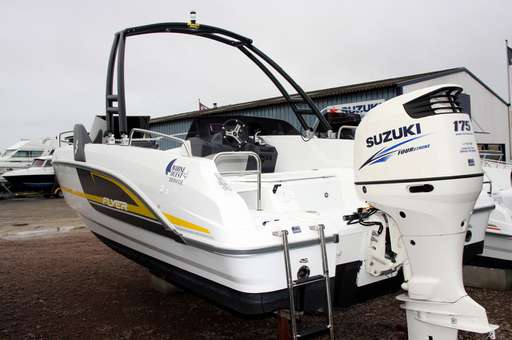 照片研究 小船和游艇 beneteau flyer 6 sportdeck. 更新的照片