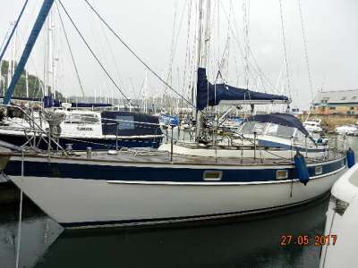 HALLBERG RASSY HALLBERG RASSY 352