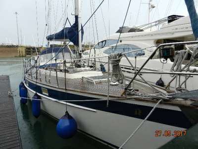 HALLBERG RASSY HALLBERG RASSY 352