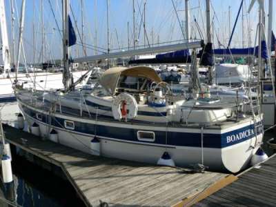 HALLBERG RASSY HALLBERG RASSY 352