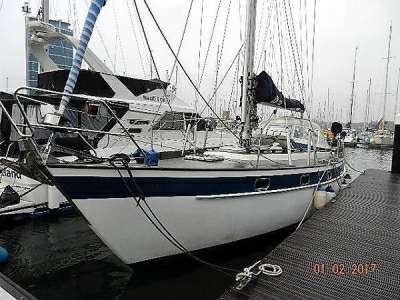 HALLBERG RASSY HALLBERG RASSY 38