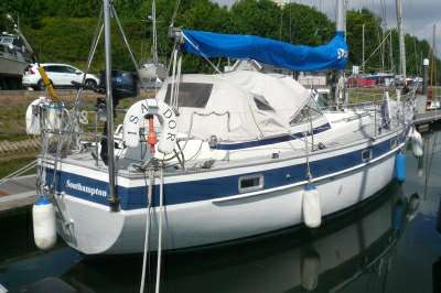 HALLBERG RASSY HALLBERG RASSY 38