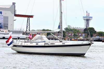 HALLBERG RASSY HALLBERG RASSY 39