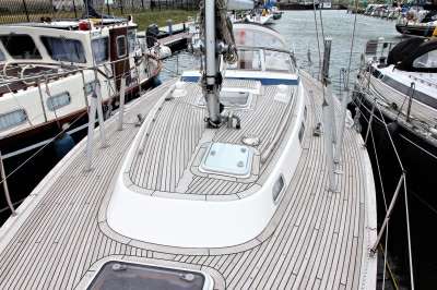 HALLBERG RASSY HALLBERG RASSY 39